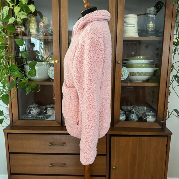 Women’s Levi’s Pastel Pink Sherpa Zip Coat - Picture 5 of 7